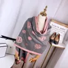 Högkvalitativ kashmir Pashmina sjal lyxmärke italiensk stil halsduk heta nya gåvor mode tillbehör vinter kvinnor butik fast färg tryckt varm halsduk