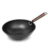 Casseroles Zhangqiu Pot en fer forgé à la main avec couvercle en bois Wok Poêle à frire en acier inoxydable non revêtue Ustensile de cuisine en fonte