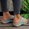 Terlik Satışta Kadın Ayakkabı 2023 Yüksek Kaliteli Temel Kadın Yaz Flip Flops Kadın Ayakkabı Vintage Açık Ayak parmağı Kama terlik