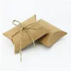 Cadeau cadeau 100pcs blanc brun mignon petit oreiller forme boîte de bonbons vintage rustique mariage faveur fête sac d'invité emballage en papier kraft