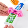 Exprimidor de pasta de dientes de plástico con dibujos de animales, soporte para cepillo de dientes de baño, juegos de baño, productos para el hogar, accesorios creativos de cocina, 9x4cm