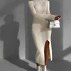 アーバンセクシードレス女性の2023年秋と冬の新しいスタイルのピットストリップ長い首のスリットドレスパーティークラブ衣料品服