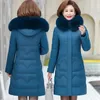 女性のトレンチコートママの長い冬の服コットンパッドジャケット2023中年と高齢の大型ファッションフード付きコート