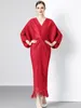 Robes décontractées Automne Miyake Mode Tassles Robe plissée Femmes Longues Manches Batwing Col V Lâche Surdimensionné Haute Stretch Robe Maxi Robes