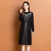 Casual Dresses Retro Floral Black Sticked Midi Dress Autumn Winter Designer Soft Warm Slim 2023 Long Sleeve Office Lady Frocks