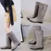 Projektant mody bez poślizgu buty deszczowe Kobiety Kolan-Water Boots Wodoodporny długą tubę gumowe buty damskie wysokie rurka galoshes buty deszczowe 220622