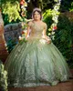 Abito Quinceanera in tulle glitterato 2024 Applique con paillettes salvia Charro Mexican Quince Sweet 15/16 Abito da festa di compleanno per 15 ragazza Drama Inverno Formale Prom Gala Champagne