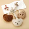 PACIFIER HOLDER CLIPS# HANDT MADE CLIP SHERPA EMBROIDERAD BEAR DUMME HOLDER SPORT Född Nipple Pendant Silicone Soother Baby Products 231031