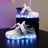 Bottes respirantes chaussures d'éclairage colorées semelle lumineuse enfants LED garçons filles baskets éclairées chargeur USB maille brillante 231030