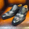 Klassiska herrmönstrade läder Oxford -skor med en läderläder ensam handmålad ren handdress kompatibel