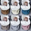 Sovsäckar födda baby sovsäckar vinter barnvagn filt fotmuff tjock mjuk varm stickad virkning ull swaddle wrap spädbarn sömn säck 231031