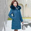女性のトレンチコートママの長い冬の服コットンパッドジャケット2023中年と高齢の大型ファッションフード付きコート