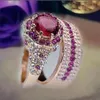 Bröllopsringar Vintage Rose Gold Engagement Ring Set Female Fashion Round Crystal Luxury Bridal Red Zircon Stone For Women306L