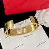 Bracelet de bijoux de luxe pour femmes, marque de mode, matériau en laiton haut, bracelet réglable en V pour couple en or