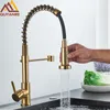 Rubinetti da cucina Rubinetto in oro spazzolato Abbassamento a 2 vie Spray Miscelatore monocomando acqua fredda Rotazione a 360 Torneira Cozinha 231030