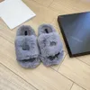 Tasarımcı Terlik Kürk Slaytlar Sandalet Sandalet Kürklü Slider Çapraz Bağlantı Flip Flops Kadın Sıkıcı Günlük Düz Ayakkabı Kadın Yün Slaytlar Dayremit Kutu