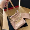 22 BAGU BAGU BORMU RAMIONA 23 CM Wosk olej skórzany Diamond Gingham Gold Hardware Metalowe metalowe klamry Pearl Luksusowa torebka Matelasse Sainasse Crossbody Makeup Sacoche