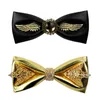 Bow Ties Luxury Men's Bow Ties for Wedding High Quality Pu Leather Metal Golden Bowtie Club Bankett Butterfly Tie med presentförpackning 231031