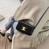 Läder ce väska damväska påse ce väska triumfal bågväska axel väska kedja designers claudes crossbody väska tofu väska kvinnors väska modeväska under 6eum