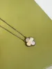 Varumärkesdesigner Love Necklace Van-Clef Arpes Titanium Steel Necklace Simple Necklace Love Four-Leaf Clover Valentine's Day Jewelry Gift