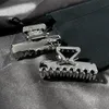 Barrettes tasarımcısı metal köpekbalığı saç klip klasik triangler siyah lüks mektup saç klipli kadınlar yüksek kaliteli hediye saçjewelry vintage stil