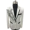 Mäns kostymer blazers vit blommig paljetter broderi kostym jacka män bröllop brudgum tuxedo kostym blazers mens en knapp lapel scen dräkt homme 231030