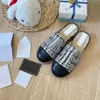 Projektant Flat Sneaker Treaker Buty swobodne buty dżinsowe skóra biała zielona zielona czerwona niebieska platforma mody mody damskie trampki Low Treakers 36-40 za dobrą cenę