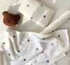 Koreanische Bär Olive Stickerei Baby Decke Wirft Korallen Fleece Weiche Neugeborenen Swaddle Wrap Decken Bettwäsche Kinderwagen Abdeckung