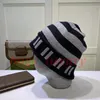 Designerskie dzianinowe czapki czapka czaszka czapka zimowa ciepła litera dla mężczyzny Kobiet Hats Opcja Najwyższa jakość na zewnątrz Casual Caps