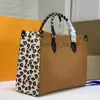 Väskor dammodeväska Högkvalitativ matchande leopardtryck Shoppingväskor med stor kapacitet Läder Messenger Tote Casual Plain Patchwork Handväska 2022