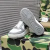 Toppkvalitetsdesigner sneakers kvinnor herr casual skor plattform en badning apa kamouflage sta Medicom Toy Camo Sneaker Kid Woman Monkey