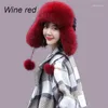 Boinas luxuosas de alta qualidade de pêlo genuíno chapéu feminino de proteção de ouvido feminina Lei Feng Raccoon Chapéus casuais de inverno