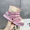 Botas de diseñador de lujo para mujer, zapatos de algodón de arrastre de lana con Velcro, de invierno, con suela gruesa, cálidas, de tubo corto, sandalias para botas de nieve