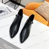 Botas de tobillo puntiagudas de diseñador Zapatos de vestir Hebilla para mujer Cremallera Botín de aguja Piel de vaca Punta de cachemira Bota de tacón de metal