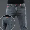 Мужские джинсы прибывают 2022 Мужские качественные повседневные джинсовые штаны Прямые брюки темно -серые мужчины.