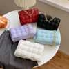 Bolsas de designer de sacolas venetaSs Bottegas 2022 Moda por atacado tecido pequeno quadrado feminino feminino travesseiro de textura de textura grossa porta de corrente grossa