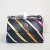 Crossbody Bag Shopping Regenbogenbeutel mit metallisch farbenfrohen Pu -Handtasche für Damenstitching -Geldbörsen tragbare Toilettenbeutel PU Wa270f