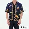 المصمم T Shirt 2022 القميص غير الرسمي للرجال Casablance Summer Summer Eilk Childe Shirt Lradient Hawaiian Derts Island Landscape Painting قمصان عطلة Q946