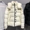 Män Nylon dunjacka Shiny Laque Full Rib ärm Modedesigner Gentleman Borttagen Huva Welt Ficka Dragkedja Snap Warm Coat