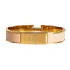 Hoge kwaliteit designer charme ontwerp Bangle roestvrij staal gouden gesp armband mode-sieraden mannen en vrouwen armbanden letter charme liefhebbers designer armbanden