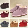 بيع الساخنة مصمم الثلج الكلاسيكي Mini U5854 Women Kids Snow Boots يحافظون على دافئة Noot أحدث أزياء Sheepes Cowskin Genuine Leather Boot 24-43