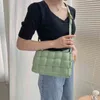 Bolsas de bolsas Bolsas de marca Bottegass Luxunhas Designer de venetas feminino Saco de tecido pequeno travesseiro quadrado 2022 moda mesmo estilo l￭quido tofu vermelho solteiro
