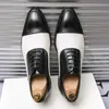Sapatos masculinos Oxford 90432 Classic pontual de ponta de cor PU Retro Retro Três Intre