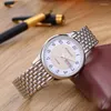 腕時計のクラシック日本語VK63クォーツムーブメントレザーストラップサファイアガラス折りたたみバックル日曜日の夜の軽い防水30m