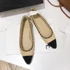 Kvinnors sko platt spetsiga tå ballerinas klänningskor slip på balettpumpkedjor bekväma mjuka läder designer skor loafer lägenheter klack pumpar loafers slingbacks