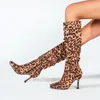 ￖver kn￤st￶vlar kvinnor h￶g sexig l￥rh￶g designer kvinna leopard tryck kvadrat t￥ stiletto st￶vel h￶st vinter 2022 mode dam l￥nga skor