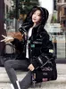 Women's Down Parkas vinterjacka Kvinnor 2021 Populära tjocka mode Gilding Pocket Letter Printing Zipper Glossy Parka Black Red Coat Elegant Female T220902