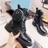 Botas de plataforma táctica de doble bolsillo más nuevas Hombres y mujeres Plataforma de cuero genuino Nylon Última bolsa Bota de tanque de lujo Zapatos casuales de calidad superior con caja Tamaño 35-46