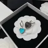 2022 Top Design Heart Charm Love Designer Sergrings Brandjewelry8 Дизайнер серьги для женщин устанавливает роскошные уши