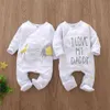 Nyfödd baby pojke tjej romper långärmad bomullsbrev jag älskar pappa mamma djurtryck jumpsuit spädbarn pyjamas kläder 210911273i
